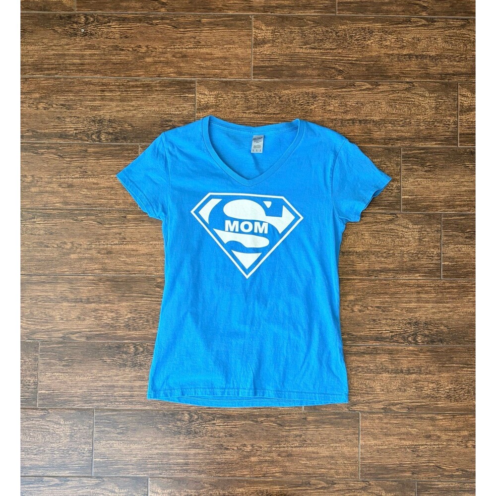 Gildan Super Mom Fitted V-Neck Graphic Tee - M